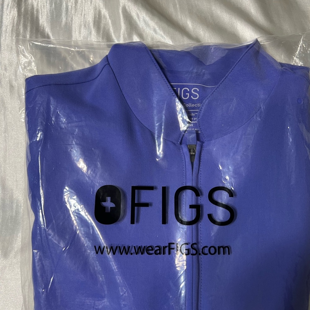 Figs Blueberry Scrub jacket